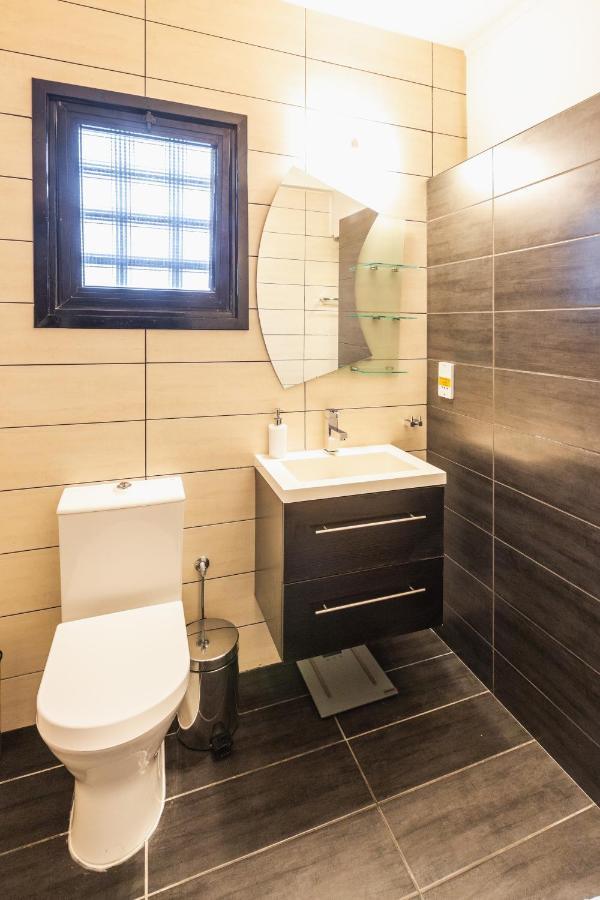 Alexis Apartments - Lovely 2-Bedroom With Swimming Pool Paphos Exteriör bild